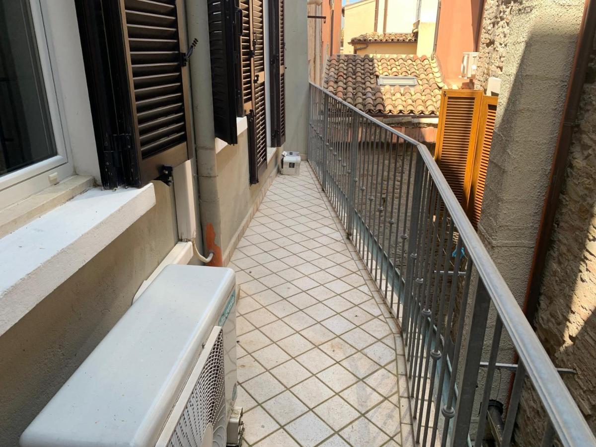 Casa Tangerina Apartment Pesaro Luaran gambar