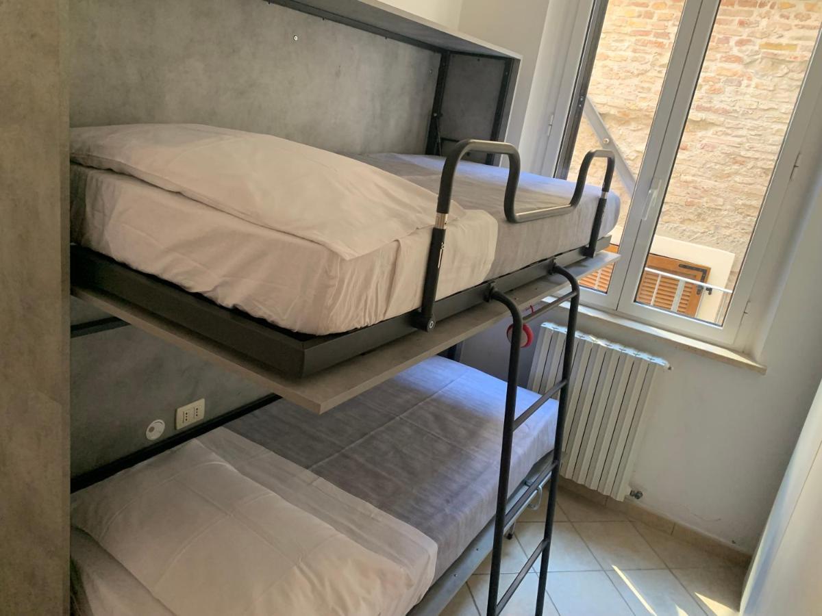 Casa Tangerina Apartment Pesaro Luaran gambar