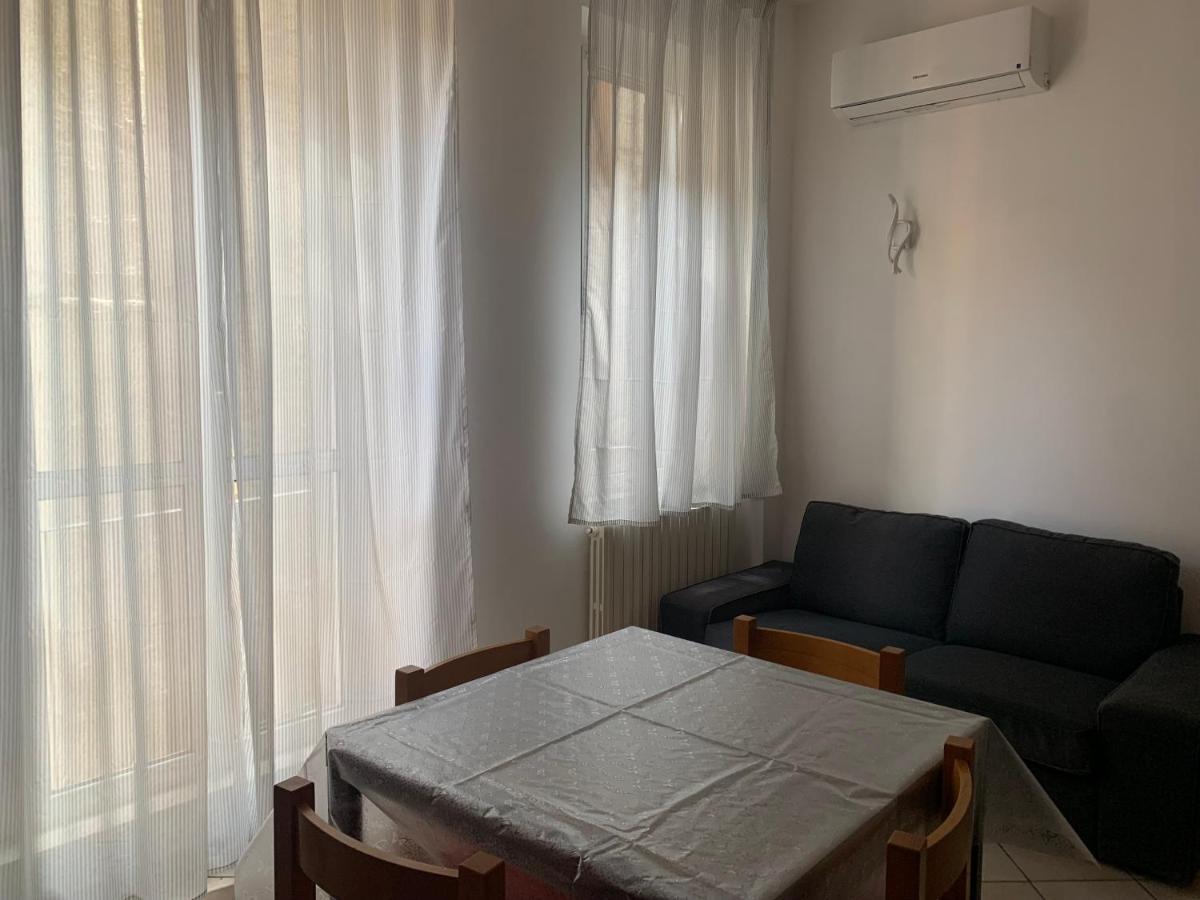 Casa Tangerina Apartment Pesaro Luaran gambar